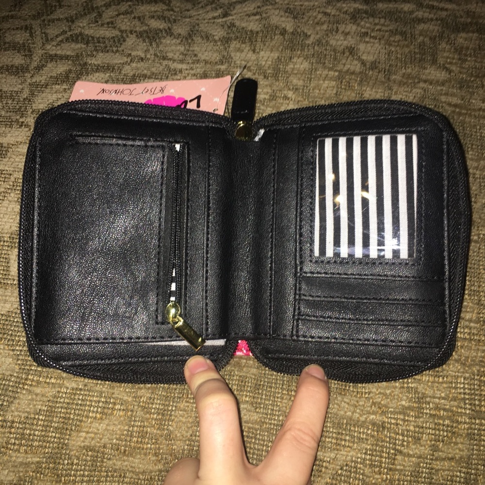 Betsey Johnson wallet - Picture 4 of 6